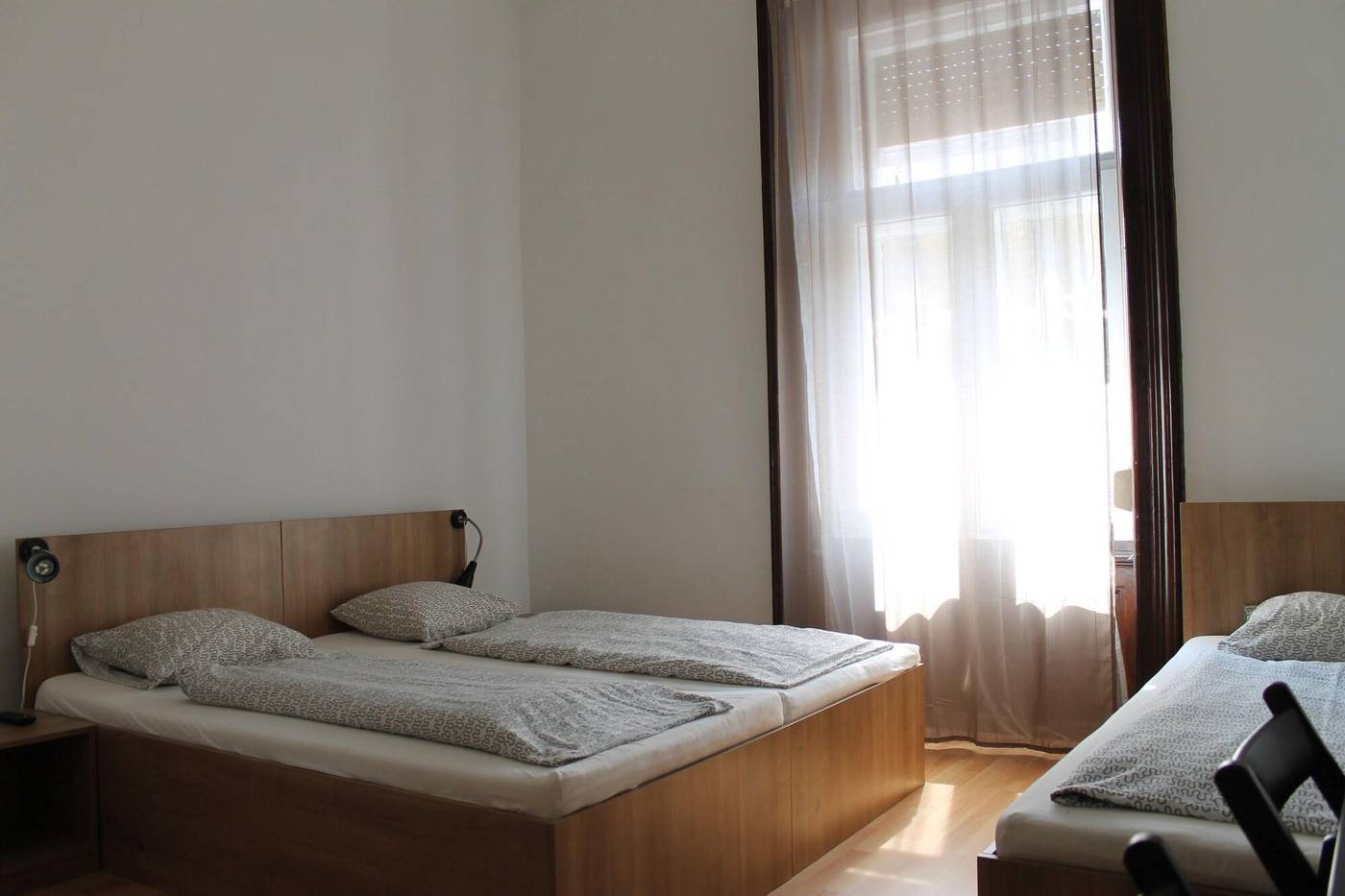 Omega-Guesthouse-Budapest-Room-15