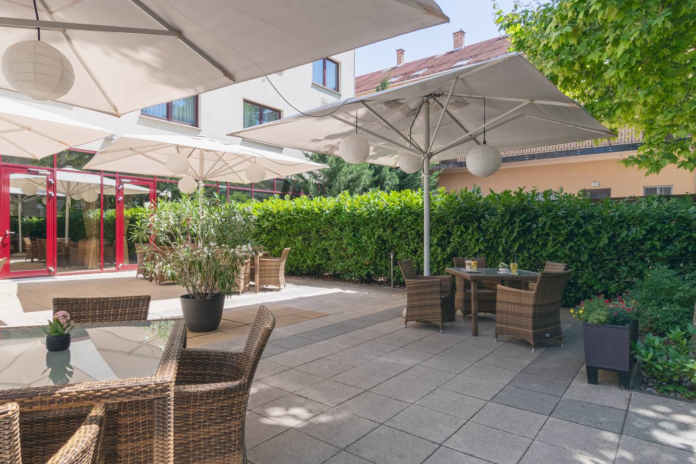 Hotel-Lion-s-Garden-Terrace-2