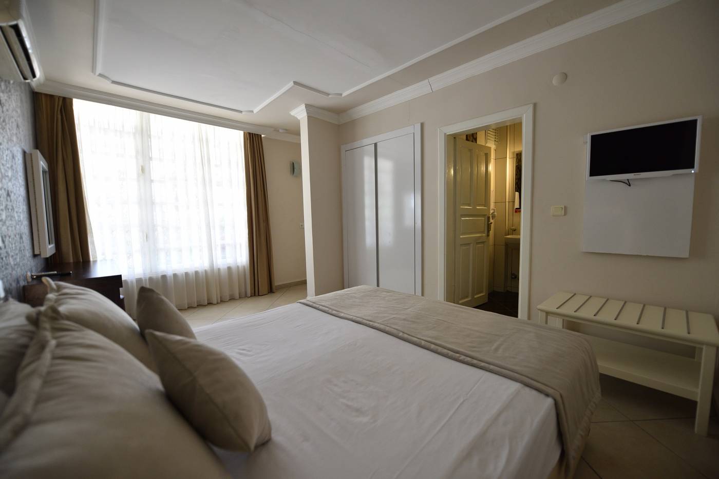 Nicholas-Park-Hotel-Room-36