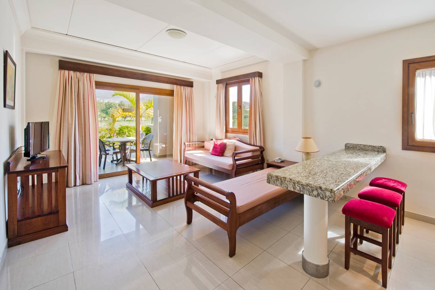 Marylanza-Suites---Spa-Room-9