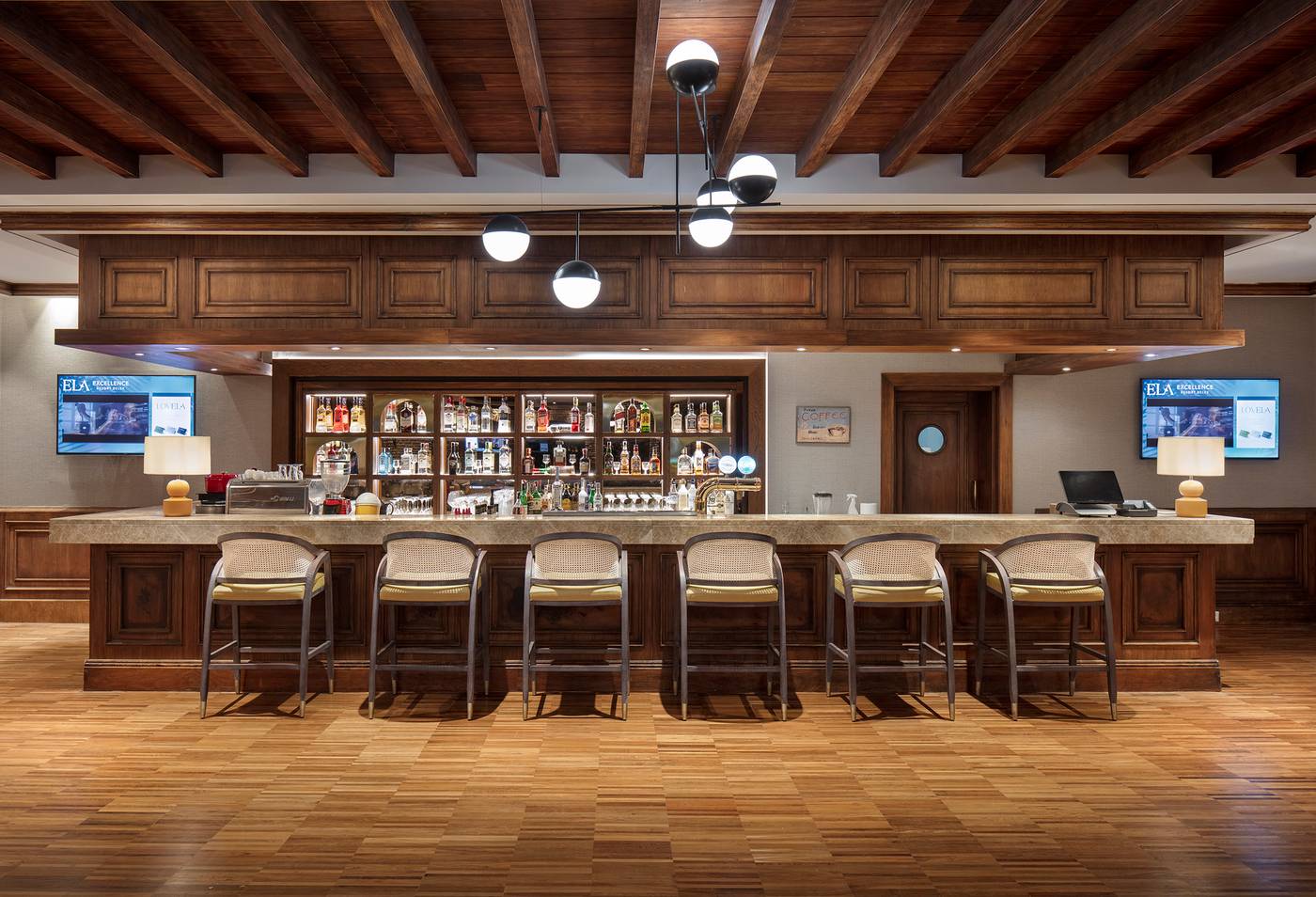 Ela-Excellence-Resort-Belek-Bar-57