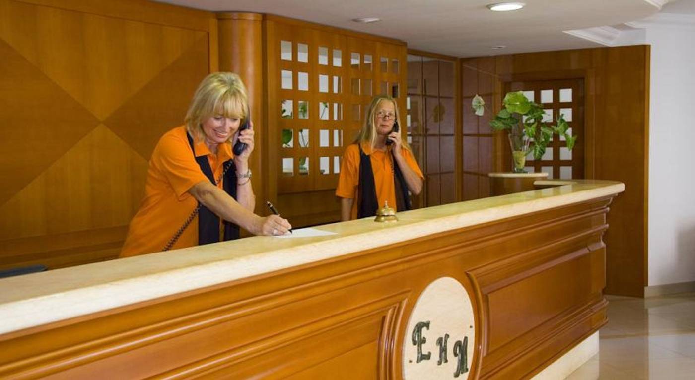 Esquinzo-Monte-del-Mar-Lobby-57