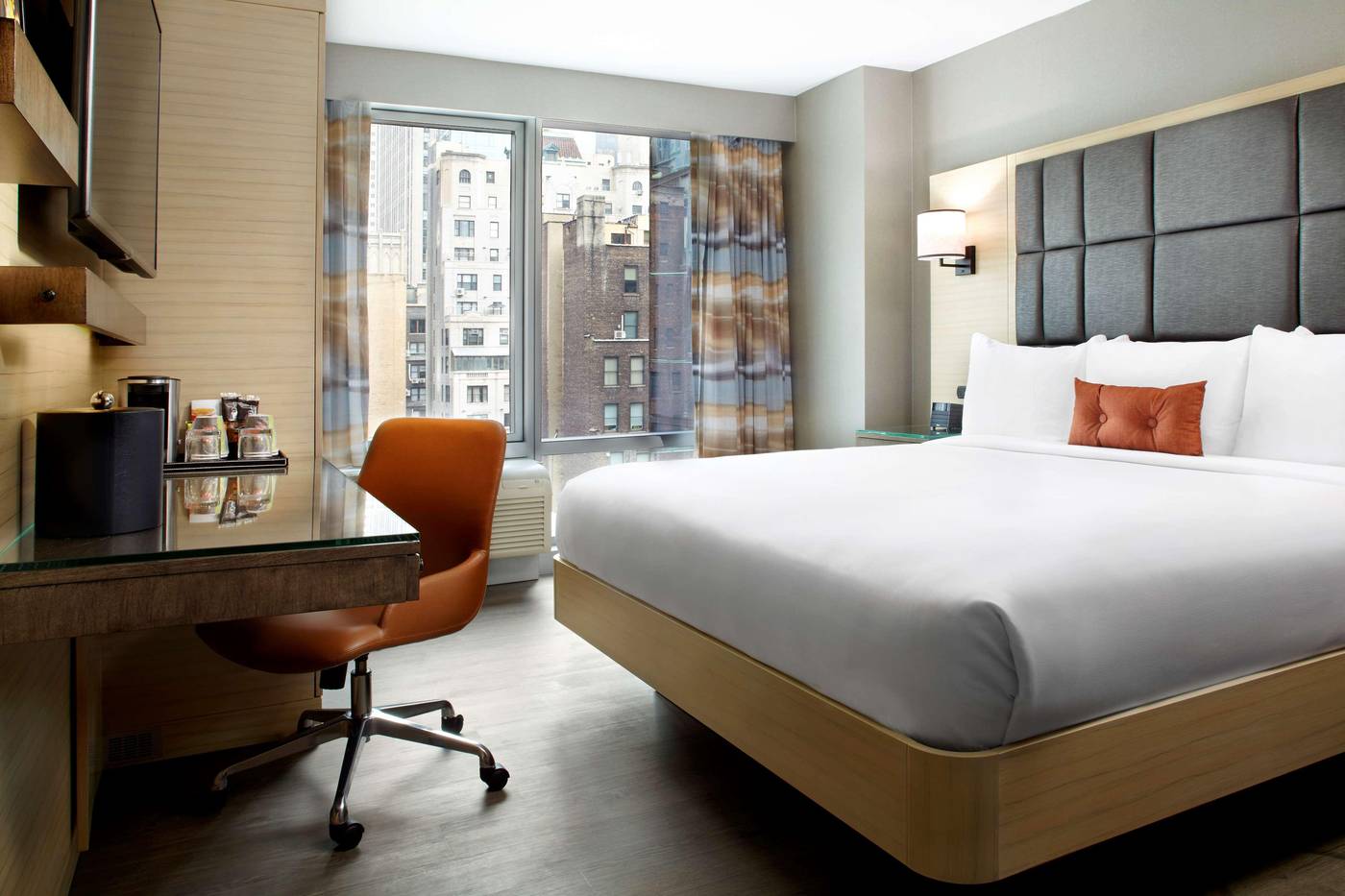 Hilton-Garden-Inn-New-York-Times-Square-North-Room-32