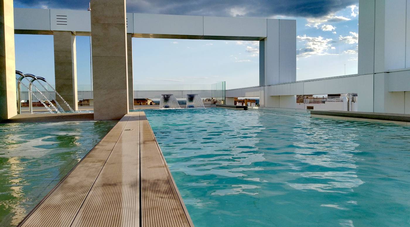 Olympus-Palace-Hotel-Pool-4