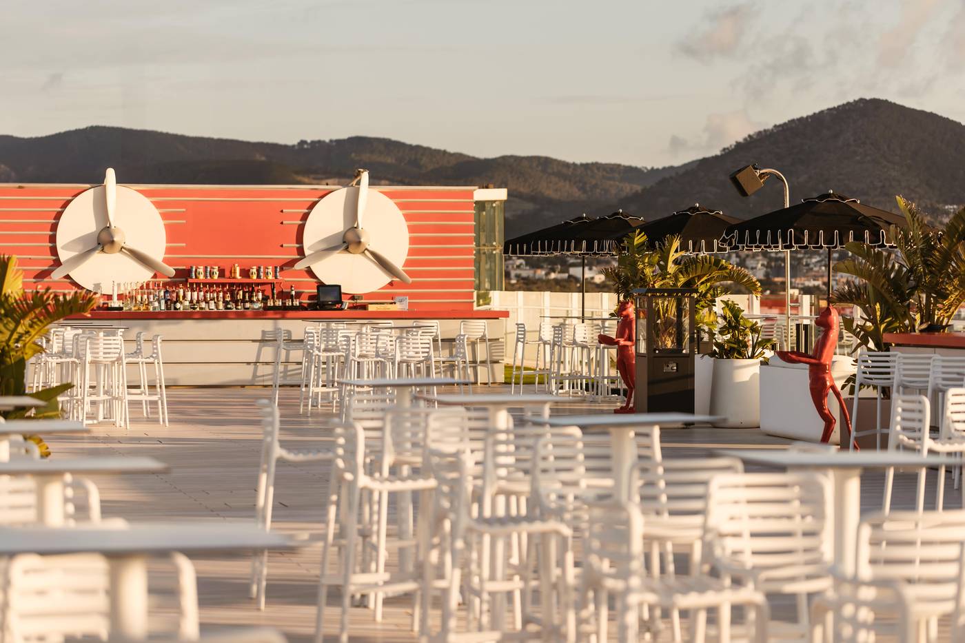 Ushuaia-Ibiza-Beach-Hotel-Bar-10