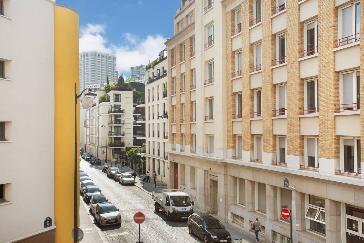 Hotel-Eiffel-Capitol-Room-3