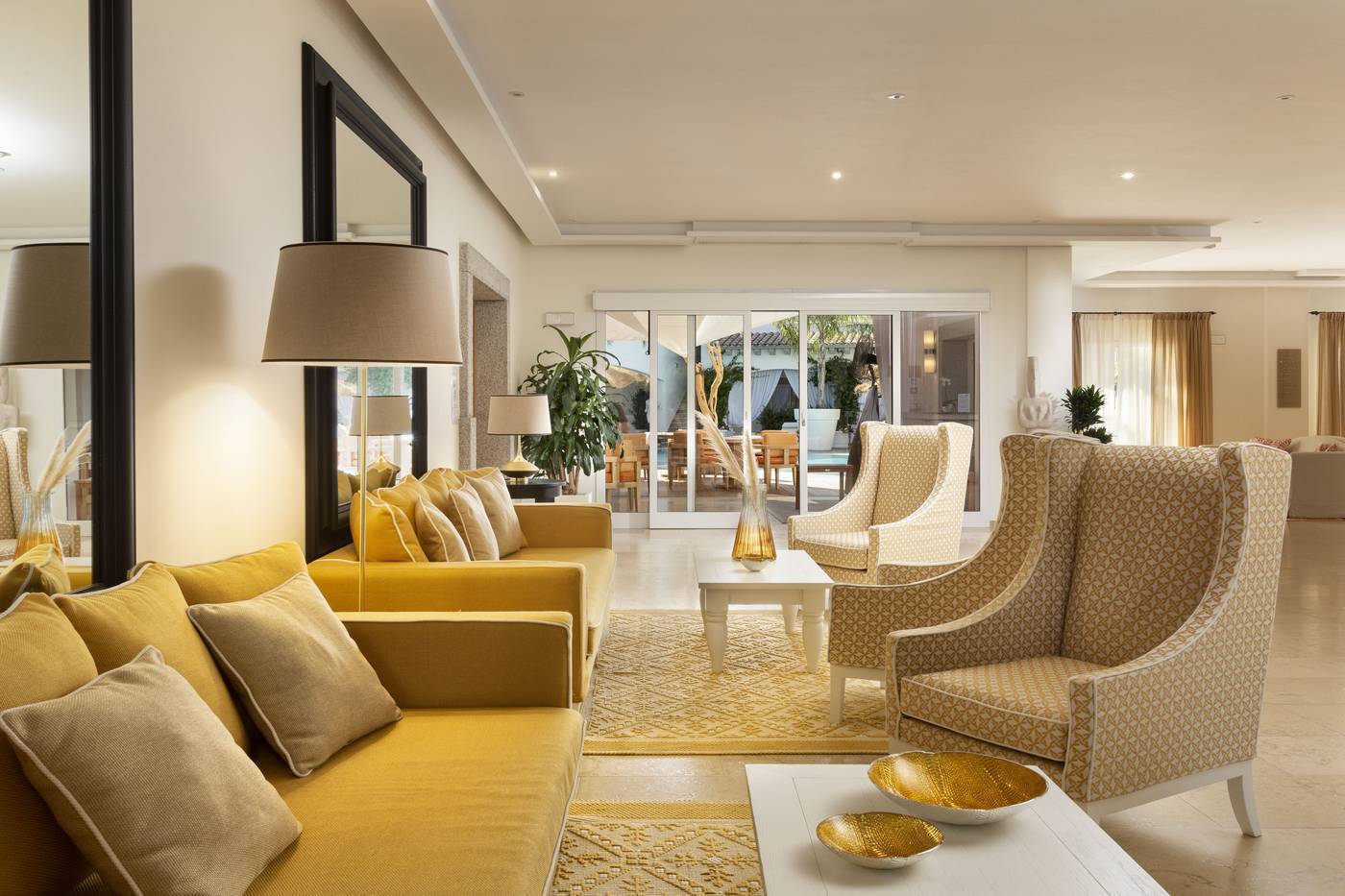 Grand-Hotel-Cannigione-Lobby-37