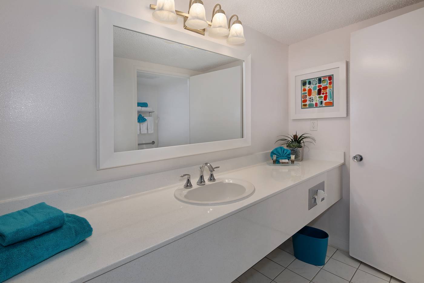 The-Anaheim-Hotel-Room-18