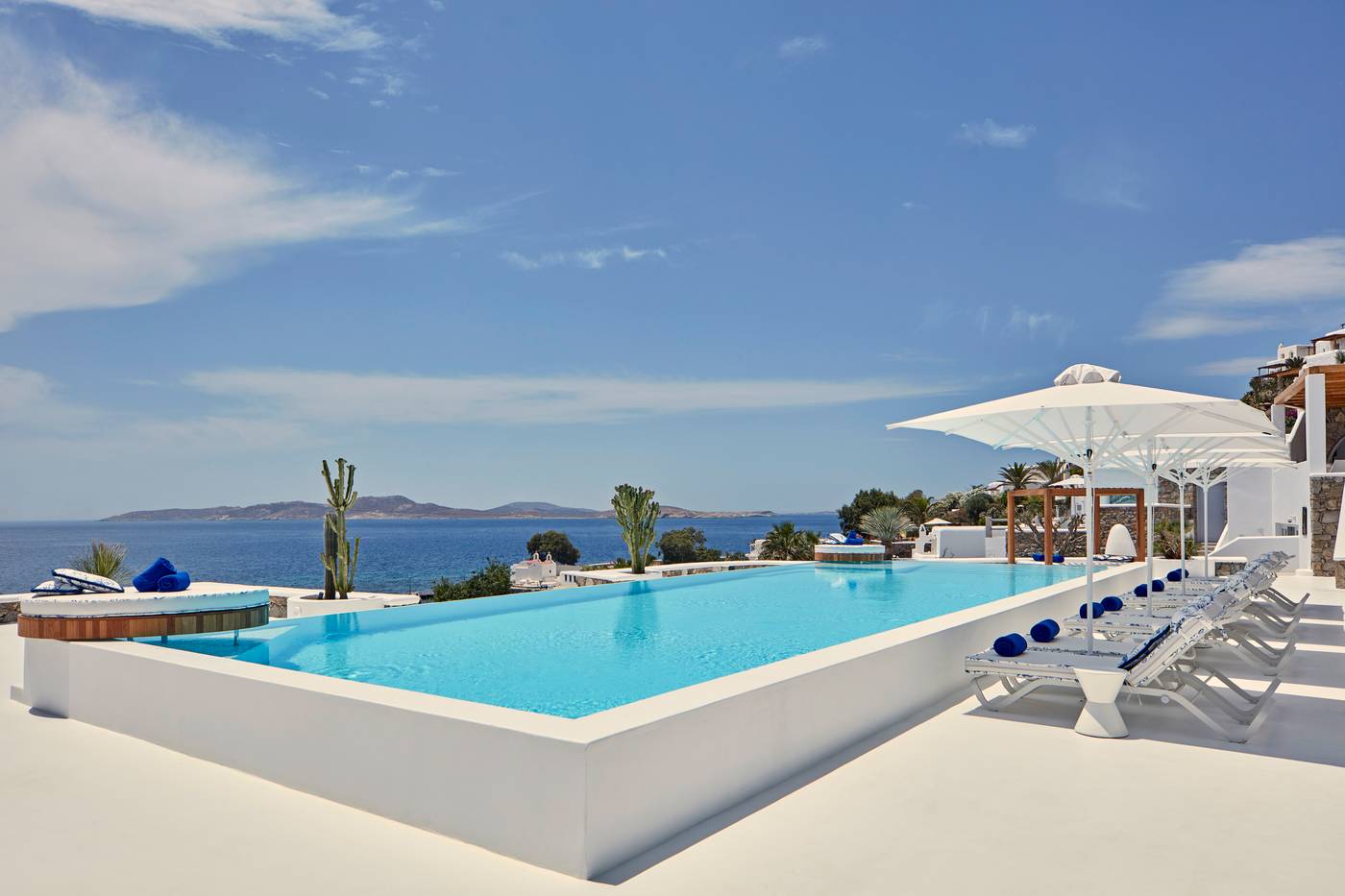 Katikies-Mykonos---The-Leading-Hotels-Of-The-World-Pool-1