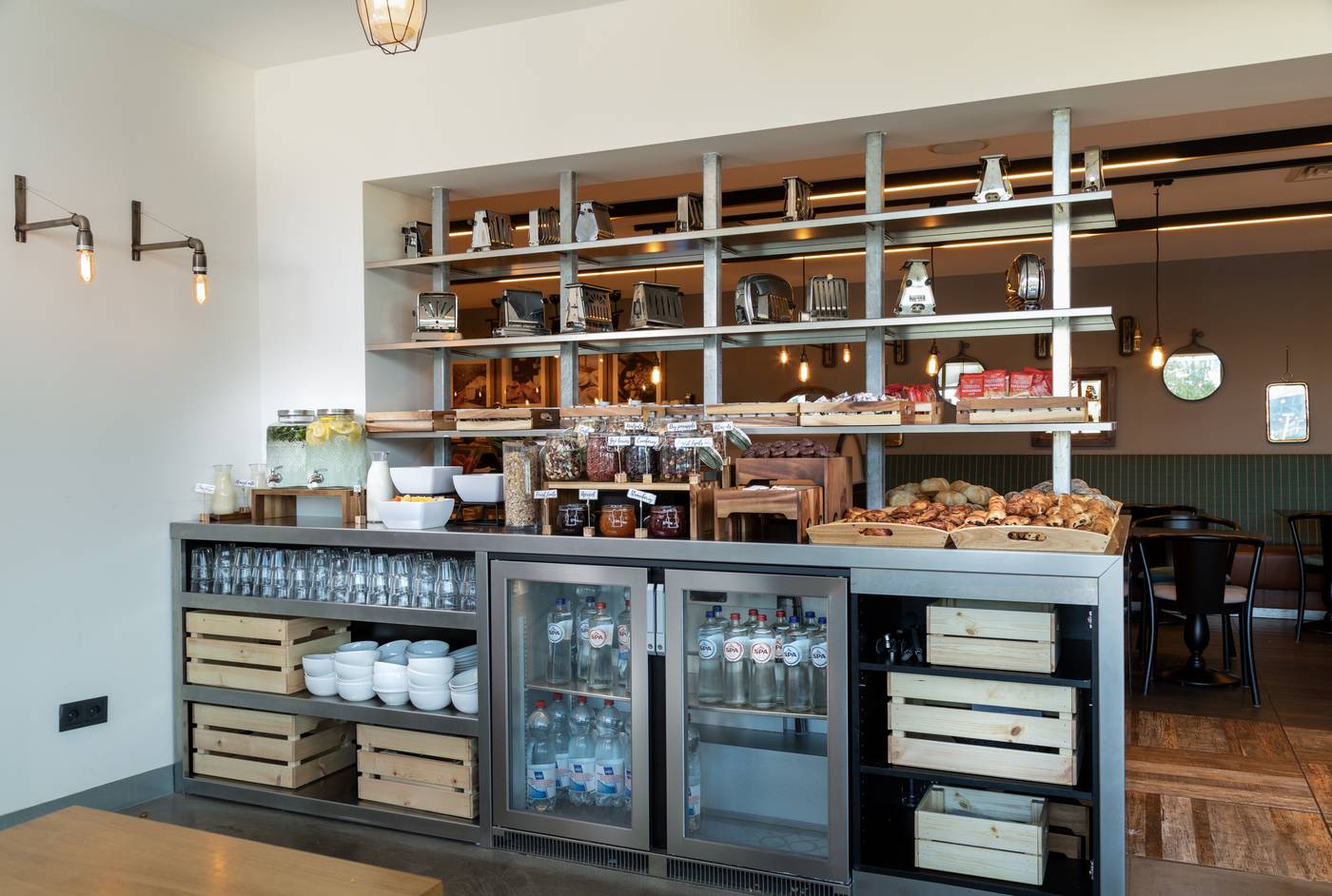 Urban-Lodge-Hotel-Restaurant-52