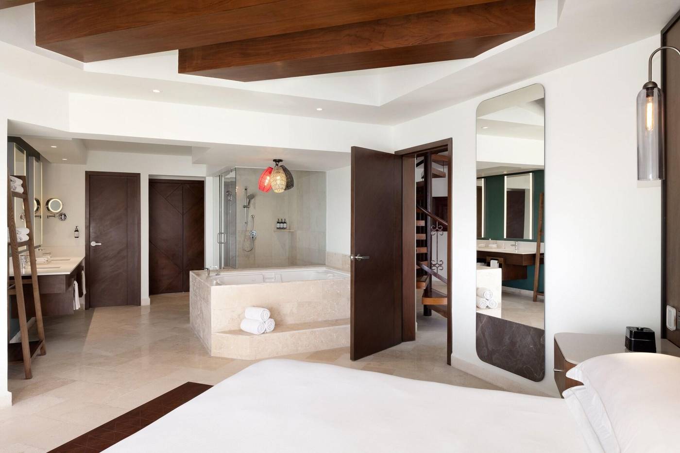 Hilton-Playa-del-Carmen-All-inclusive--The-Royal--Room-44