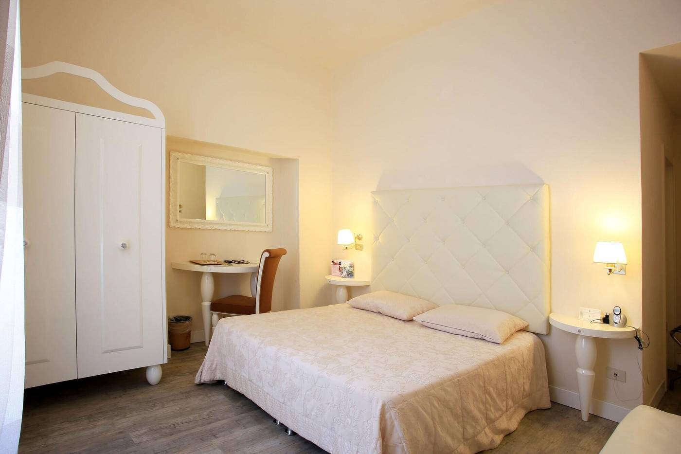 Columbia-Charming-Spa-Room-45