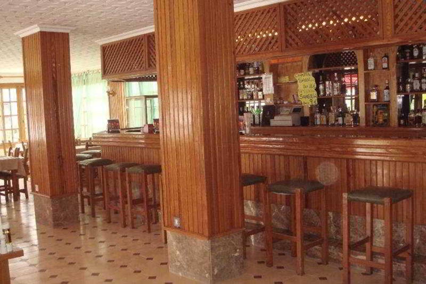 Bahia-de-San-Antonio-Bar-41