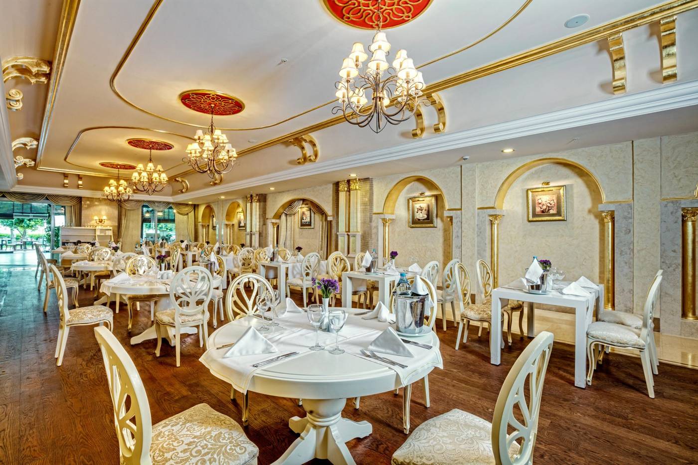 Nirvana-Dolce-Vita-Restaurant-36