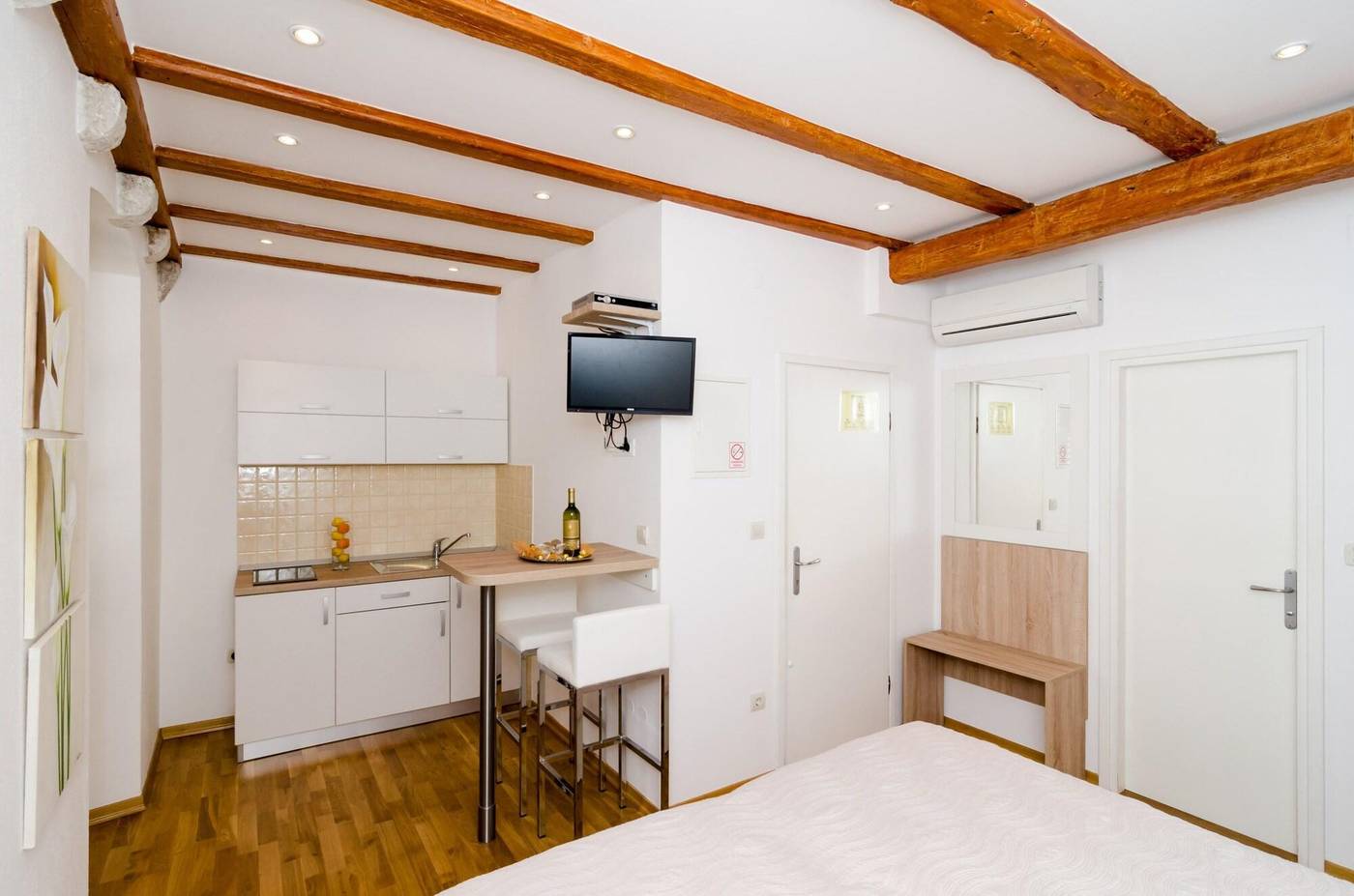 Apartments-Raic-Room-27