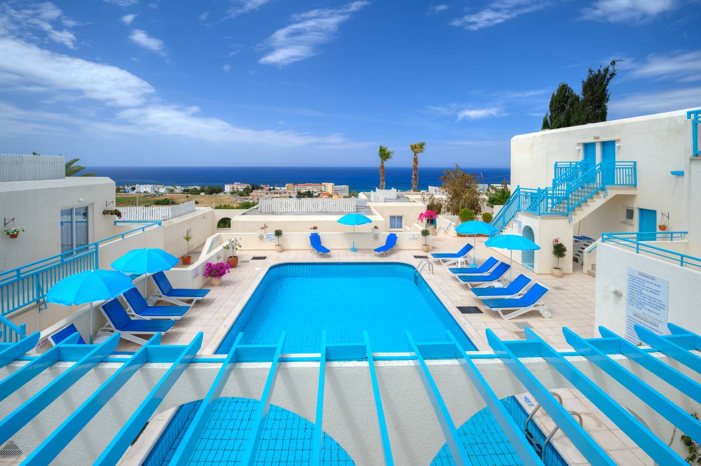 Sunny-Hill-Pool-1