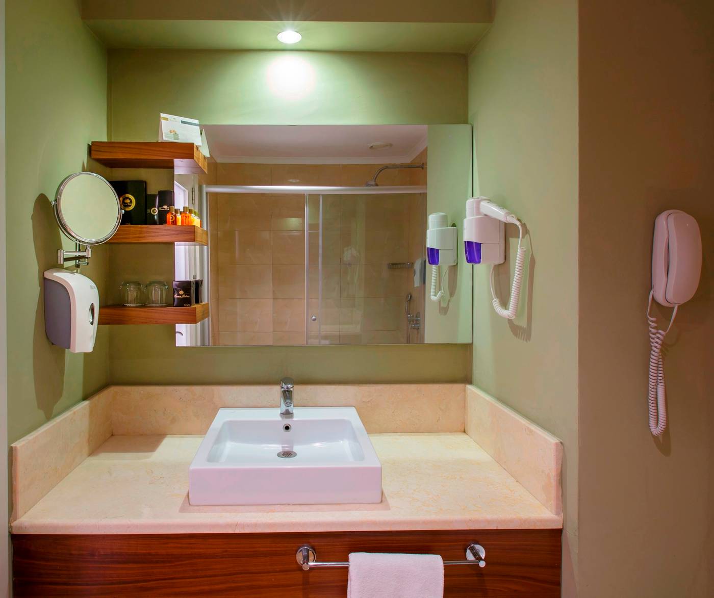 Side-Crown-Serenity-Room-27