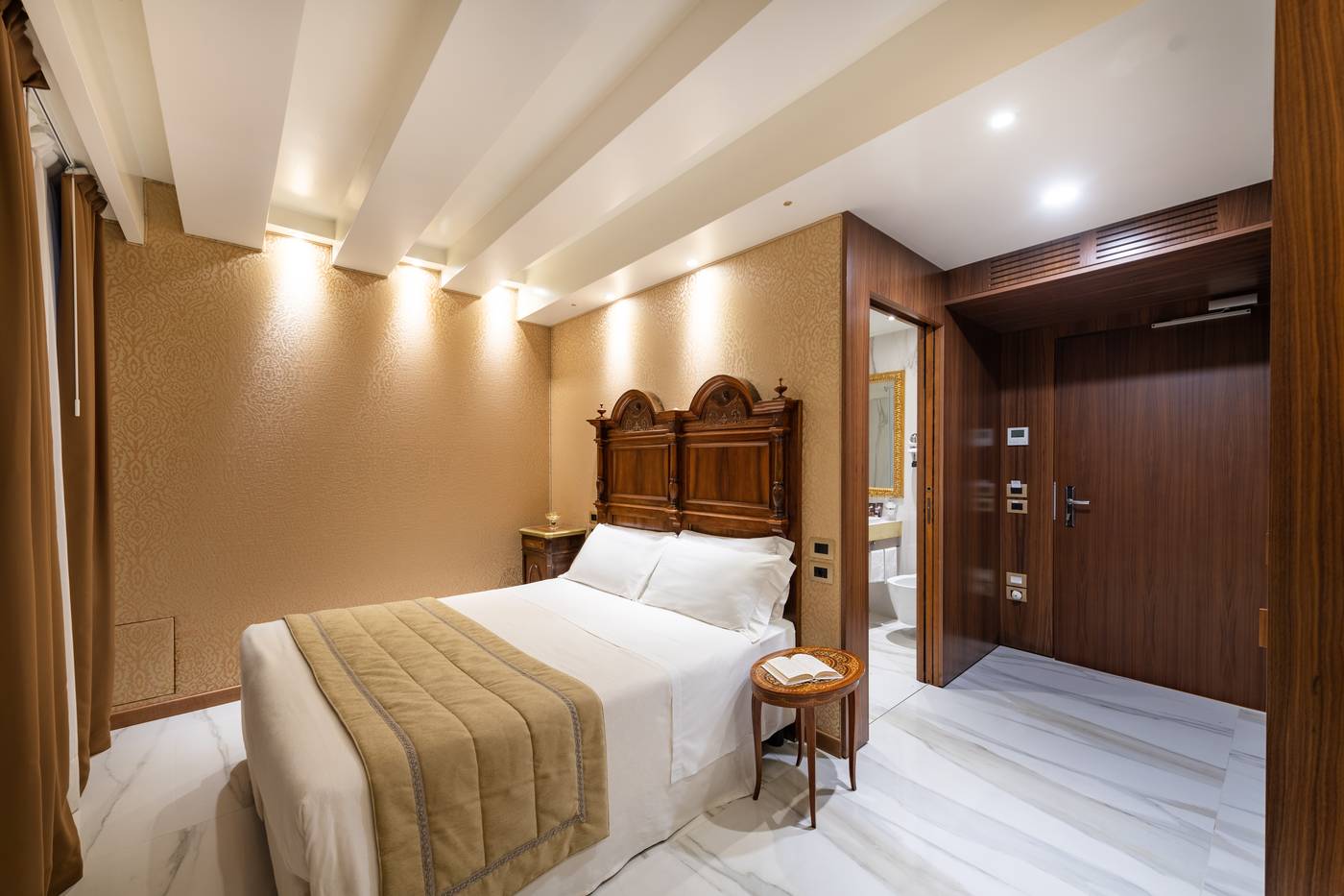 Palazzo-San-Lorenzo-Room-6