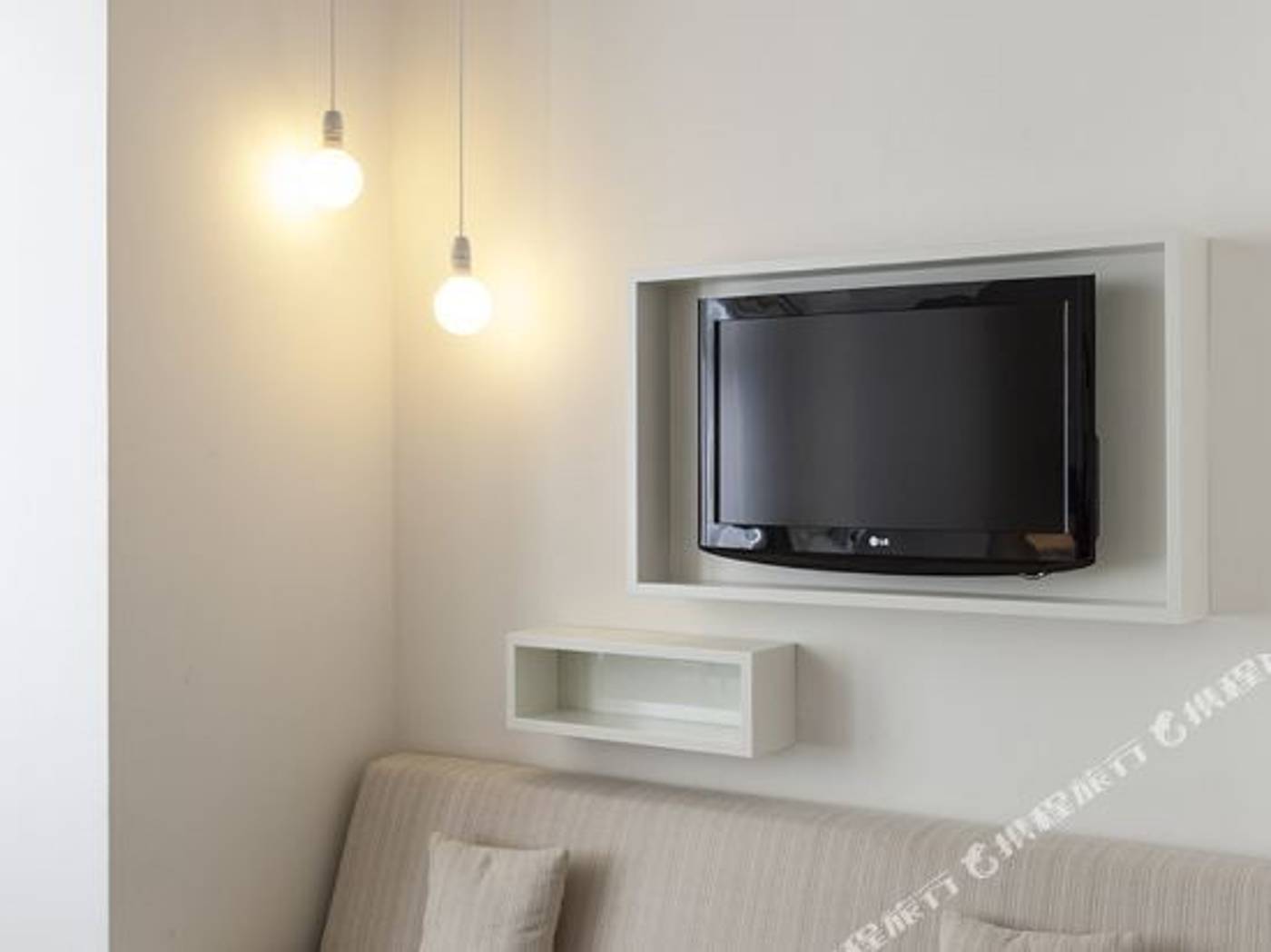 Pure White - FAAC349092C93B36DF936BE62E7DD0241CC708B1