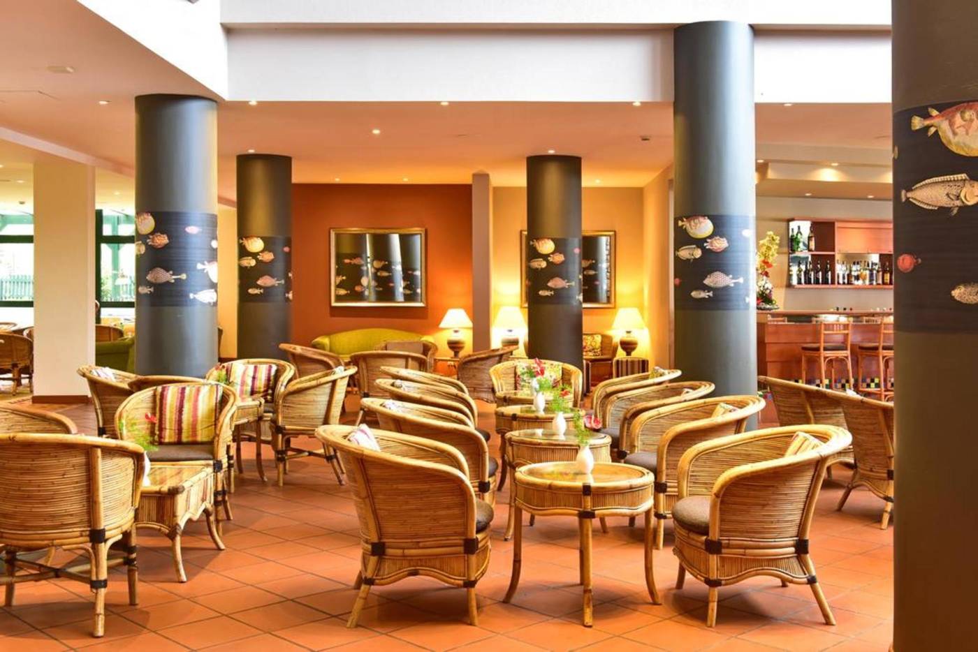 Pestana-Ocean-Bay-All-Inclusive-Resort-Bar-14