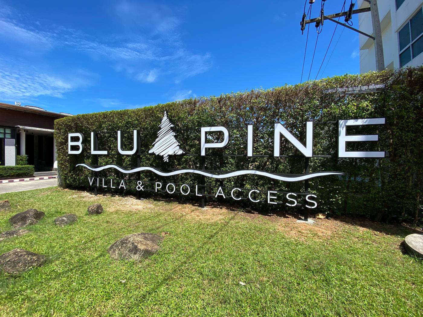 BLU-PINE-Villa---Pool-Access-General-view-27