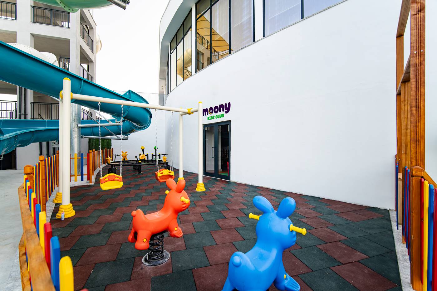 01.05.25 Side Moon Palace