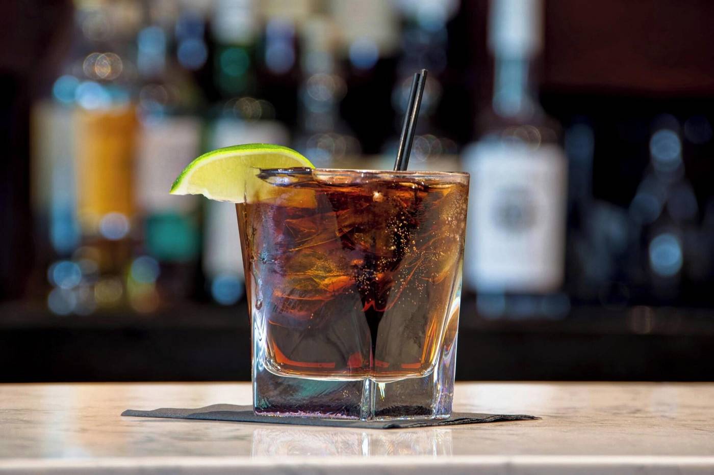 Crowne-Plaza-Boston-Newton-Hotel-Bar-51