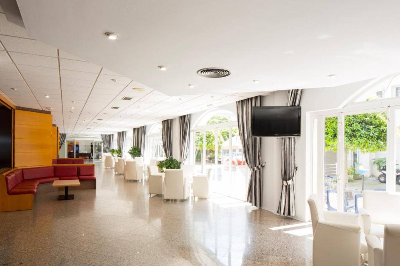 Don-Juan-Tossa-Lobby-53