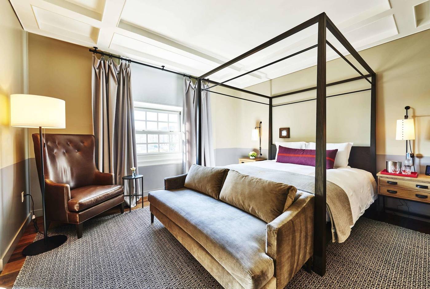 Hollywood-Roosevelt-Room-32