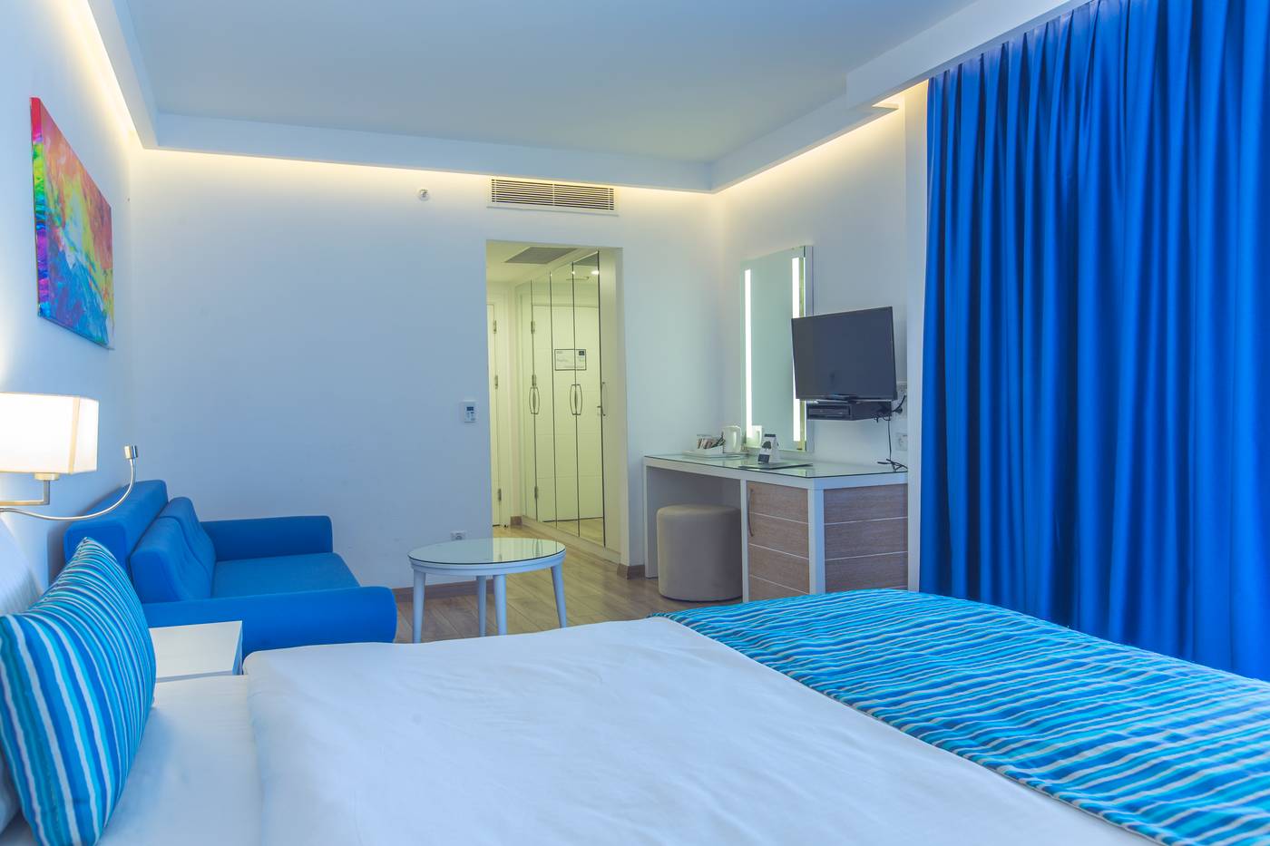 Garcia-Resort---Spa-Room-32