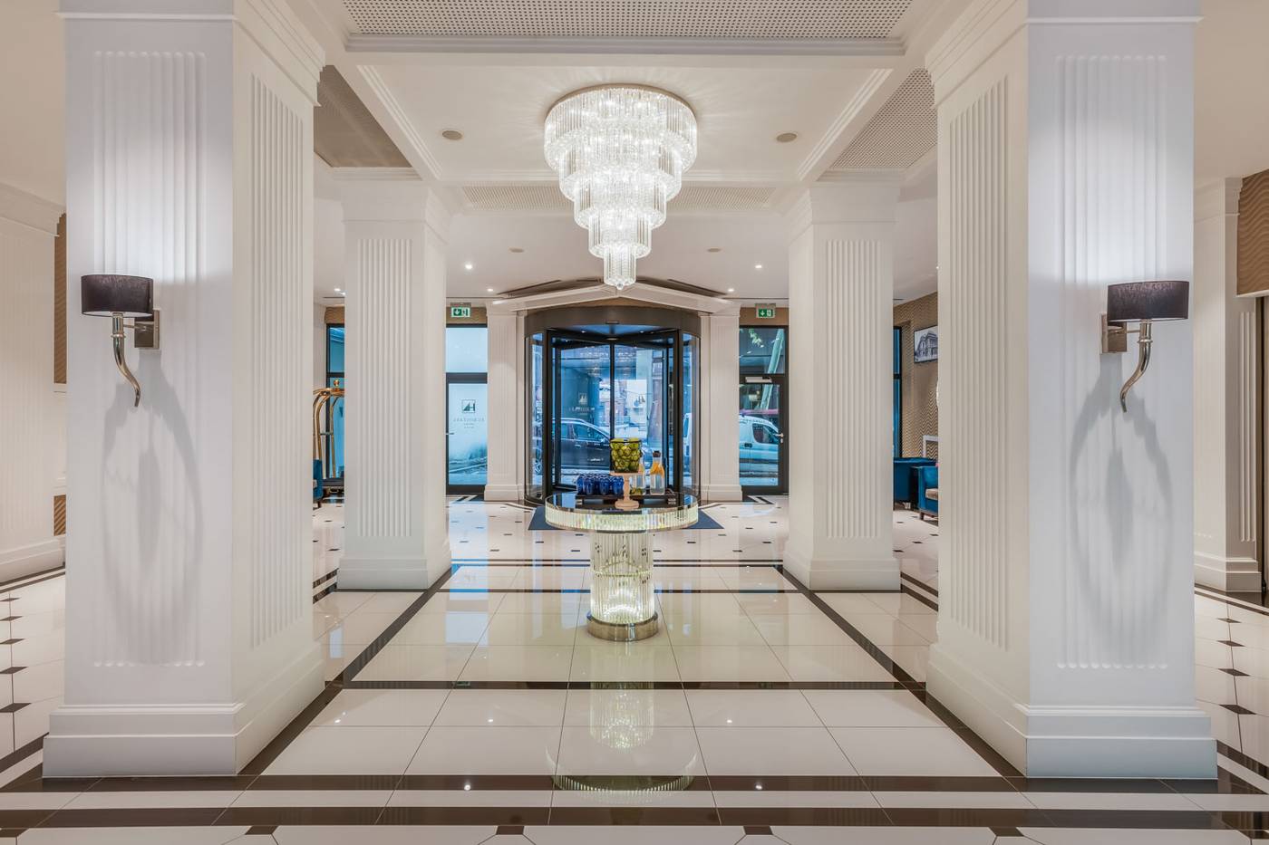 Eurostars-Danube-Budapest-Lobby-14