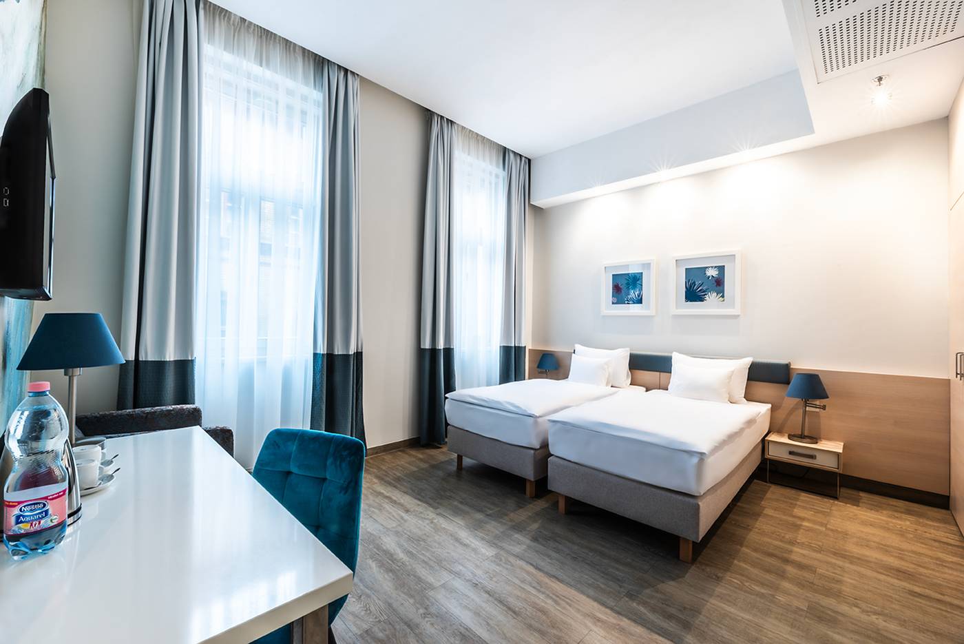 Atrium-Fashion-Hotel-Room-5