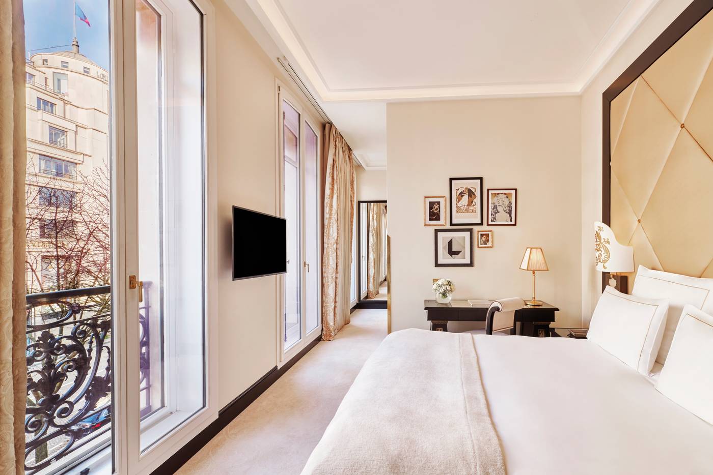 Hotel-Barriere-Le-Fouquets-Paris-Room-41
