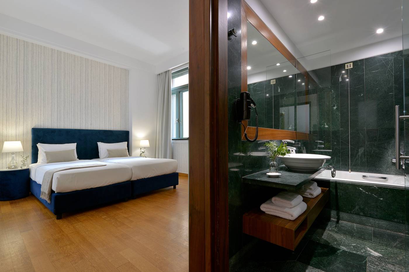 Athenaeum-Eridanus-Luxury-Hotel-Room-47