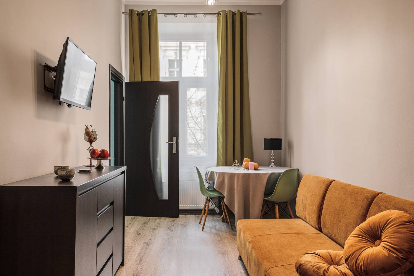 Platinum-Suite-Room-3