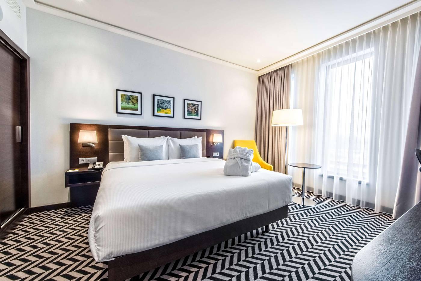 Hilton-Garden-Inn-Krakow-Airport-Room-12