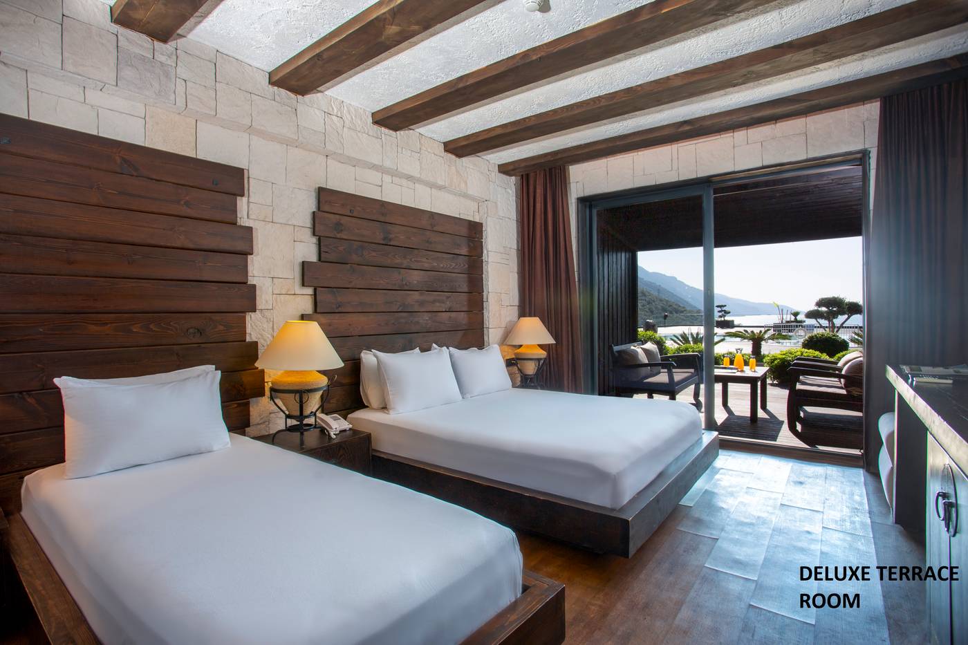 Manaspark-Deluxe-Hotel-Room-31