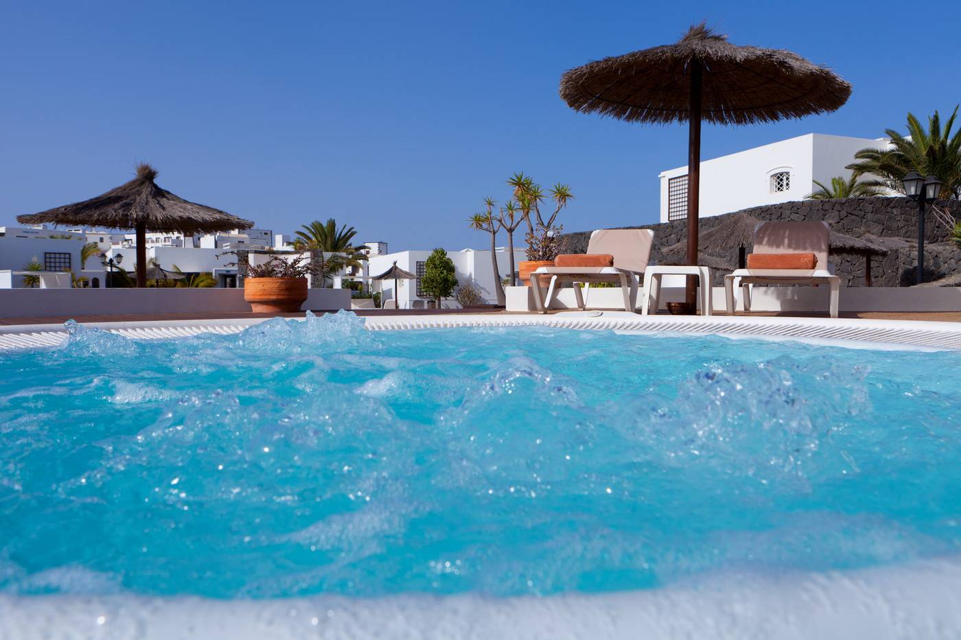 Apartamentos-LIVVO-Coloradamar-Pool-9