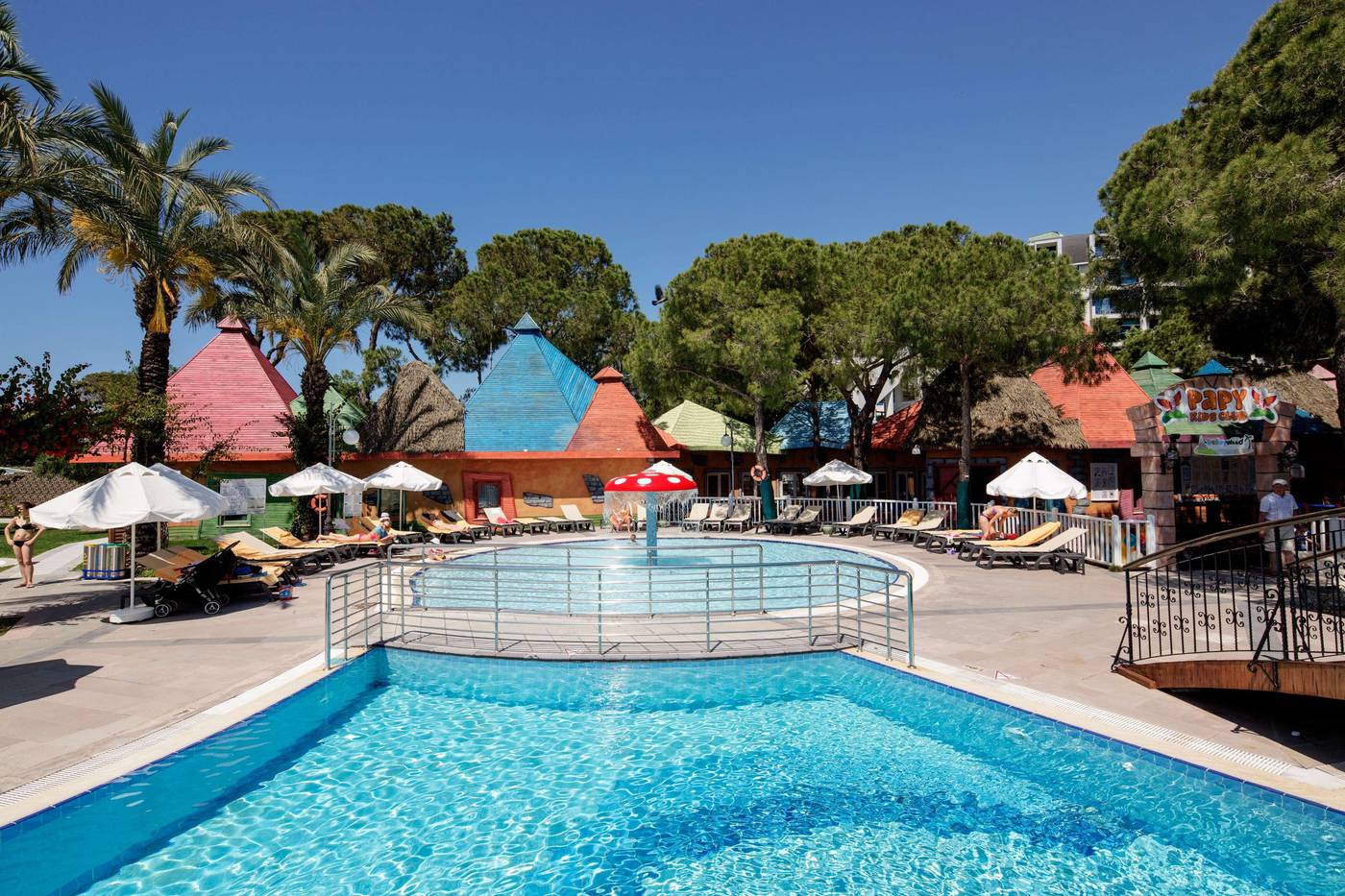 Papillon-Ayscha-Hotel-Pool-5