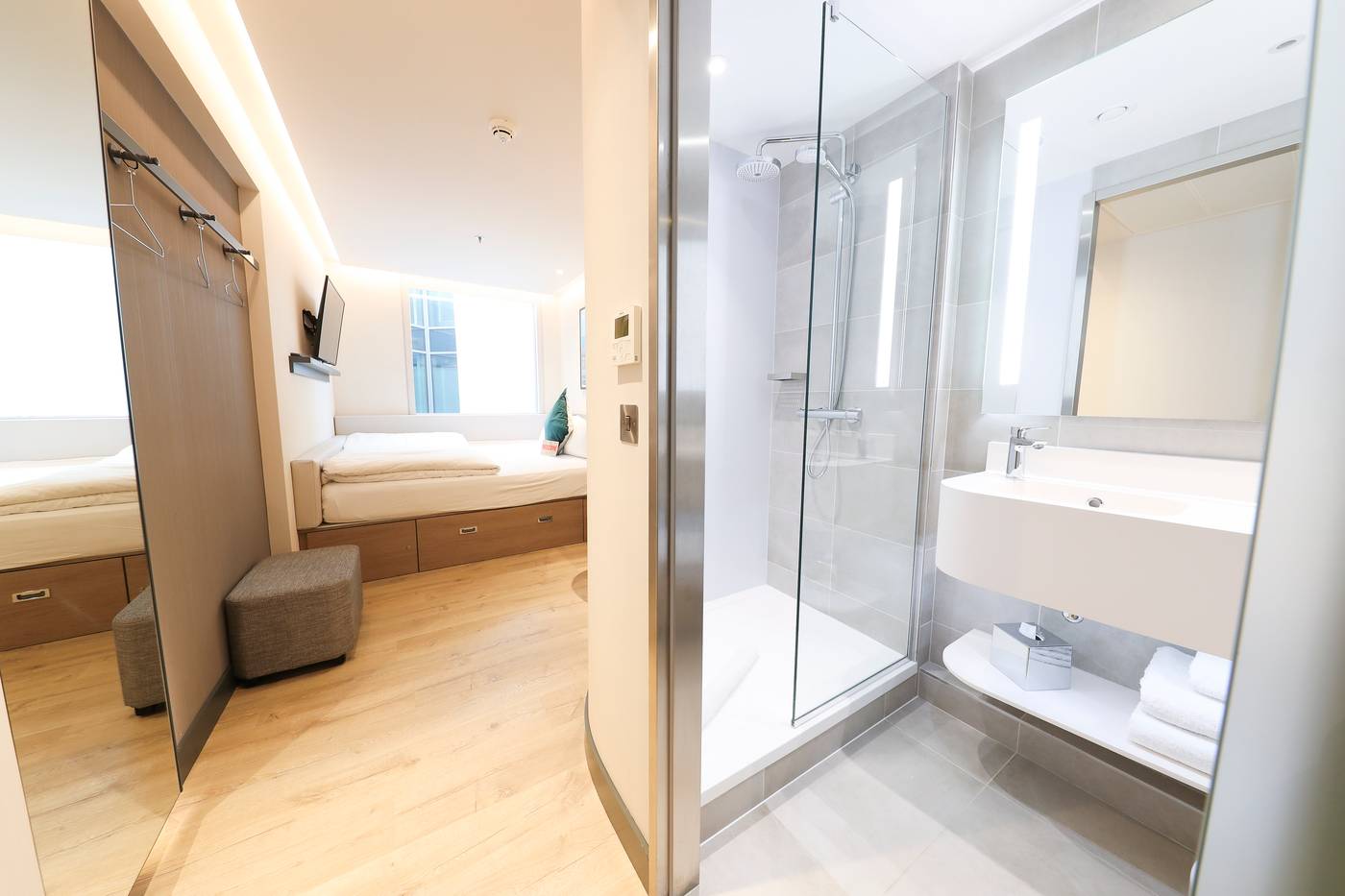 Marlin-Hotel-Stephens-Green-Room-40