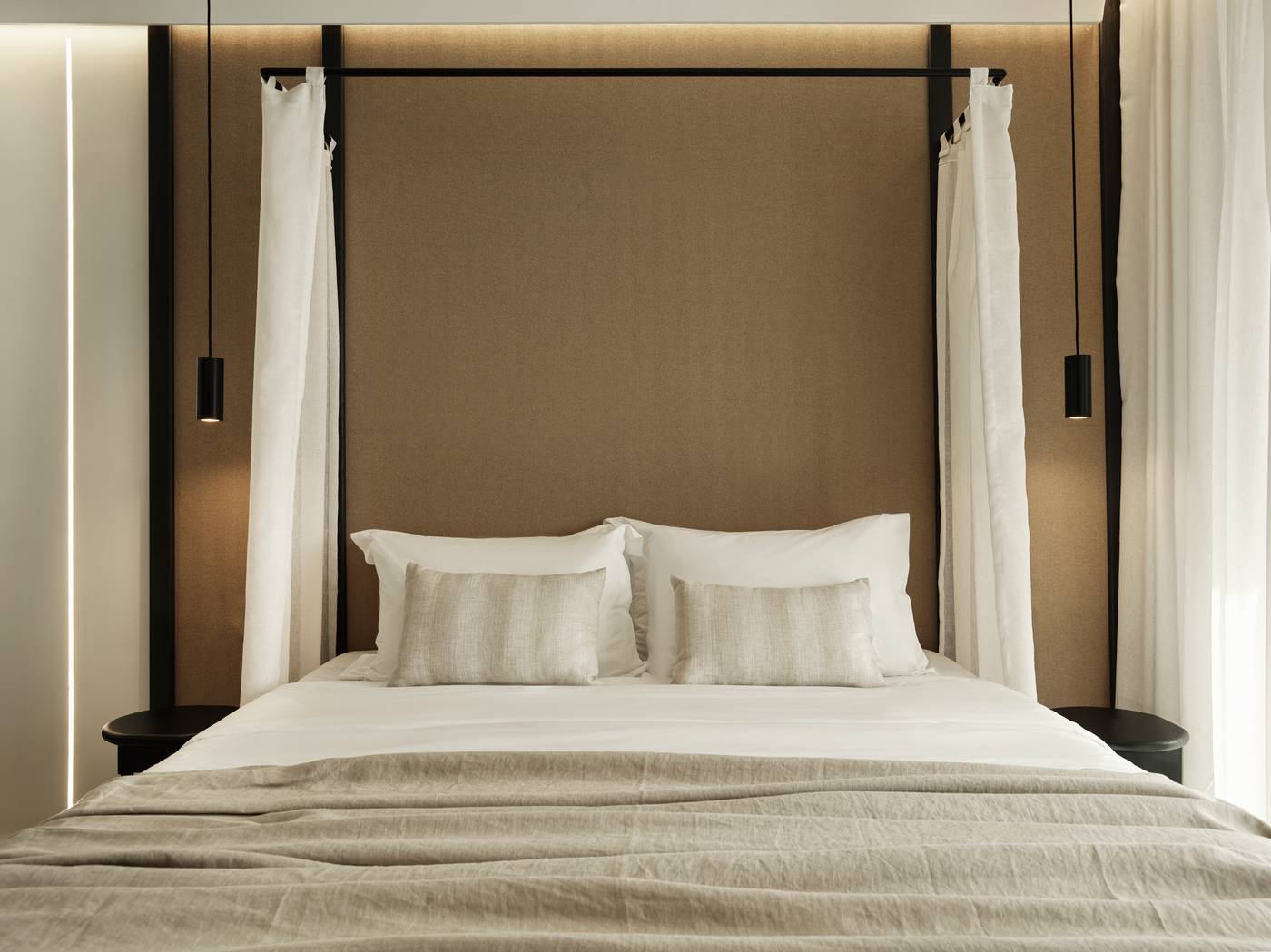 Ezio-Bo-Luxury-Living-Room-35