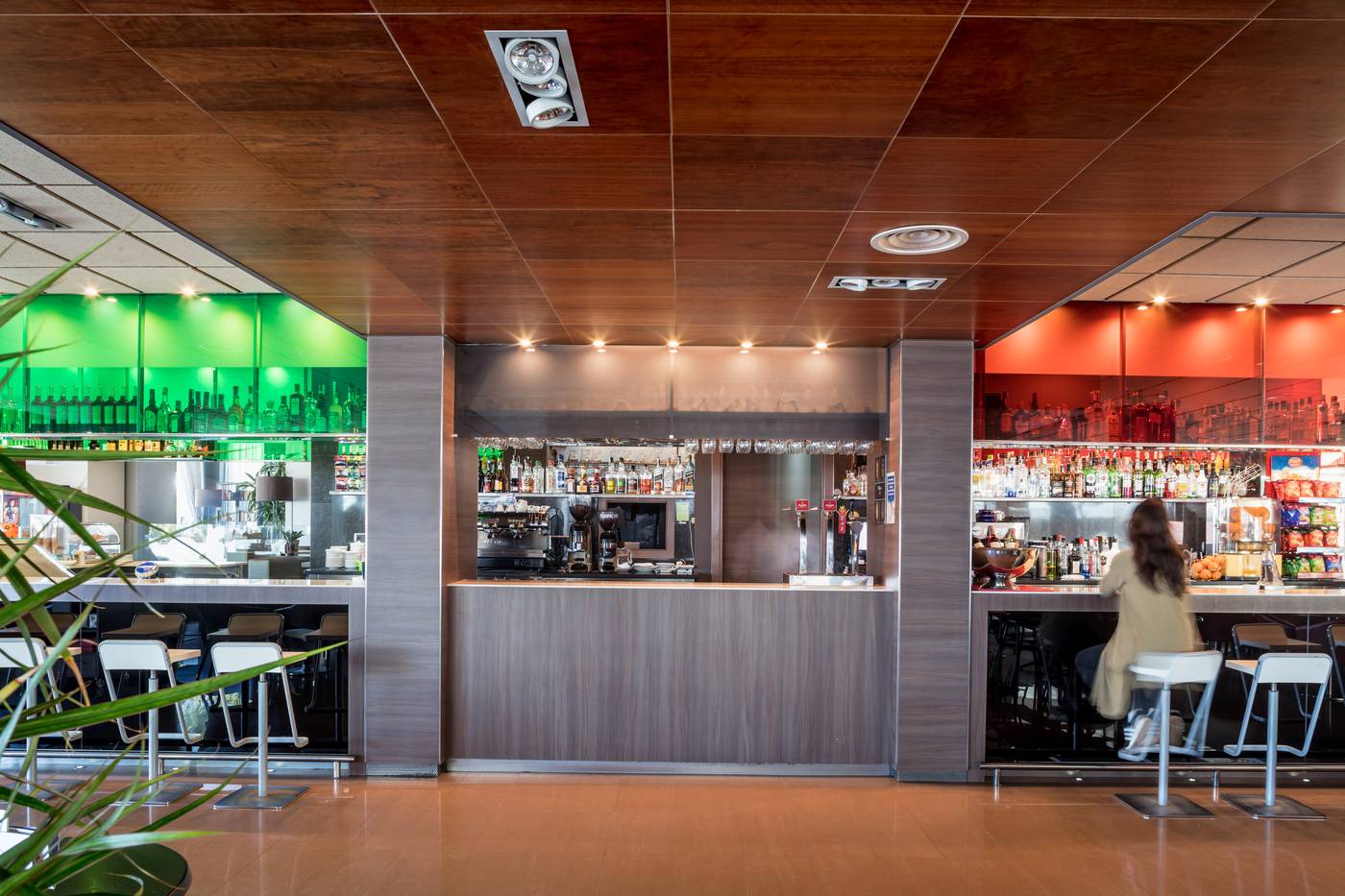 Aqua-Hotel-Promenade-Bar-41