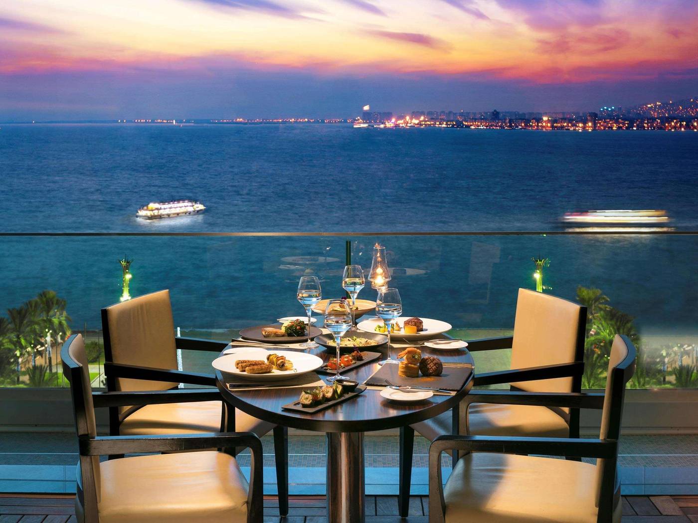 Swissotel-Grand-Efes-Izmir-Restaurant-90