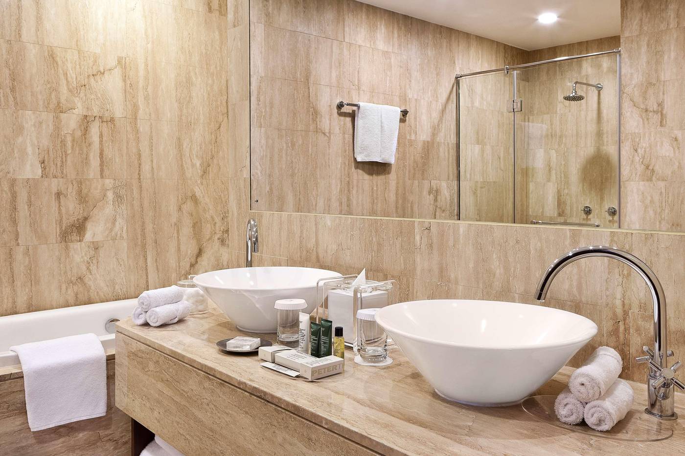 Hilton-Dubai-The-Walk-Room-74