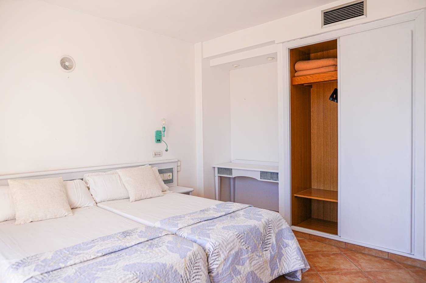 Rosamar-Aparthotel-All-Inclusive-Room-29