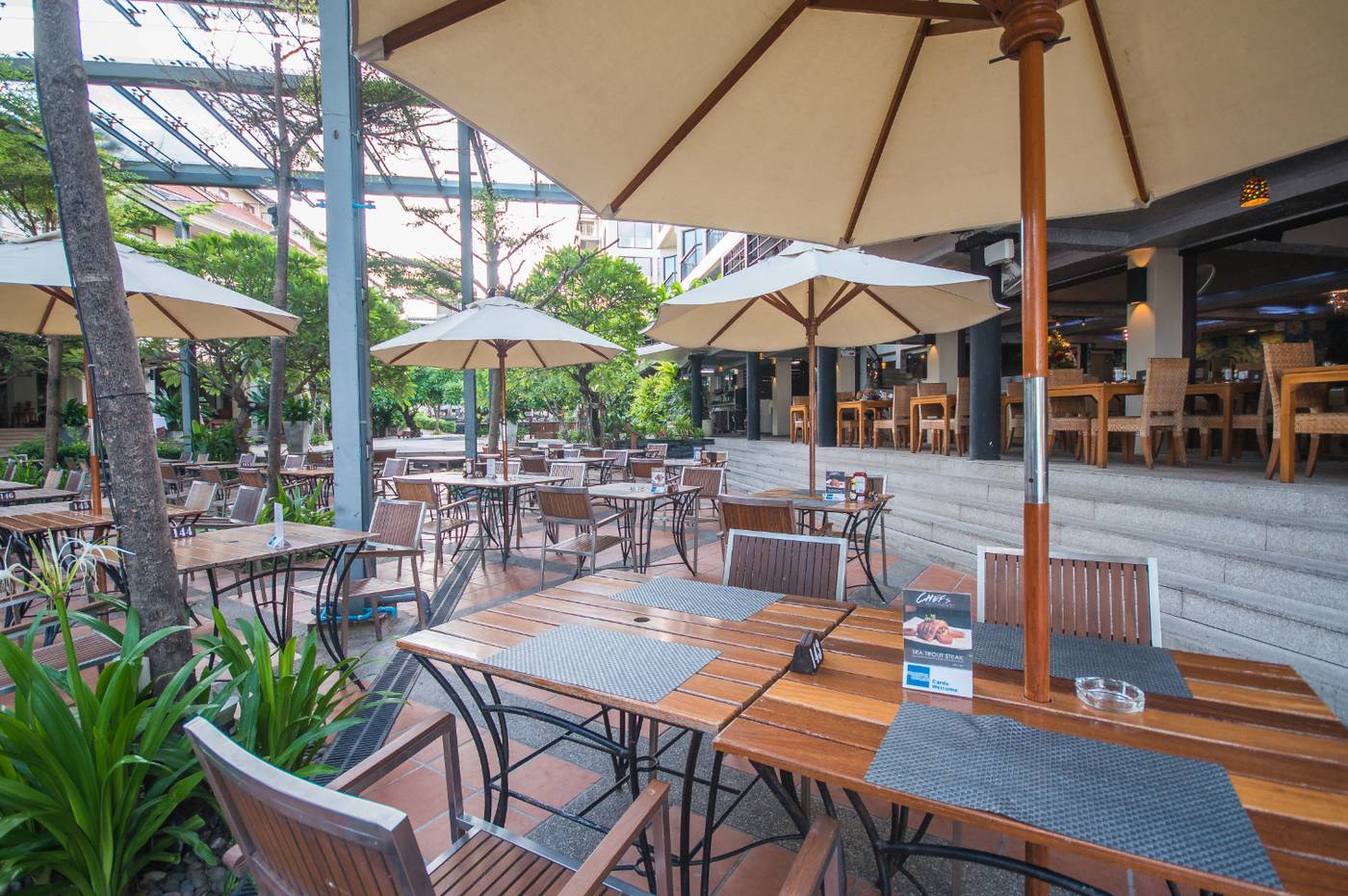 Baan-Laimai-Beach-Resort-Restaurant-30