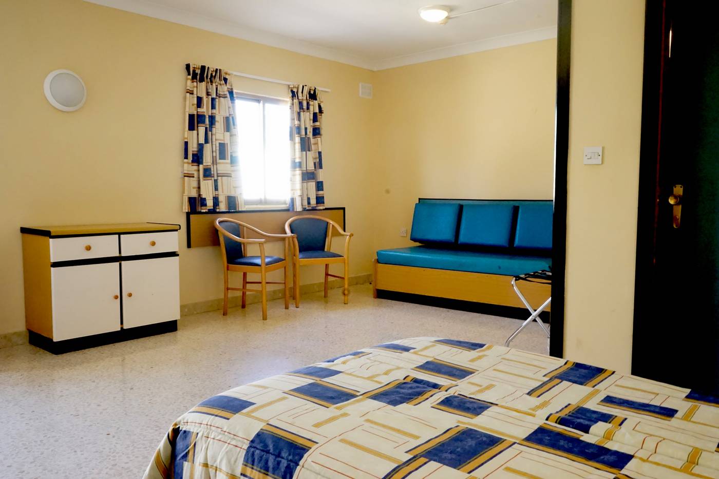 The-St-George-Park-Hotel-Room-12