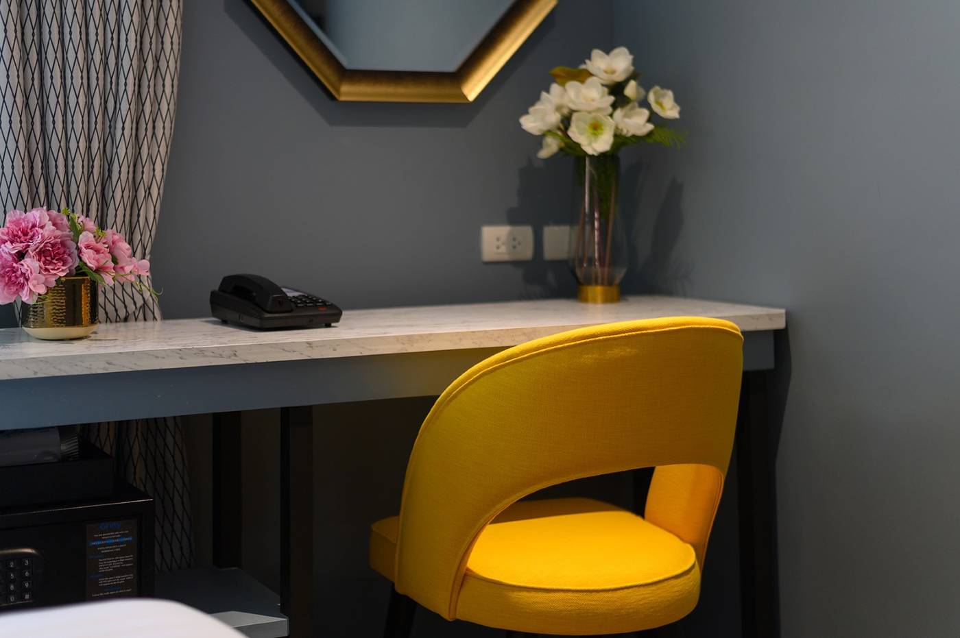 The-Mulberry-Bangkok-Hotel-Khaosan-Road-Room-15