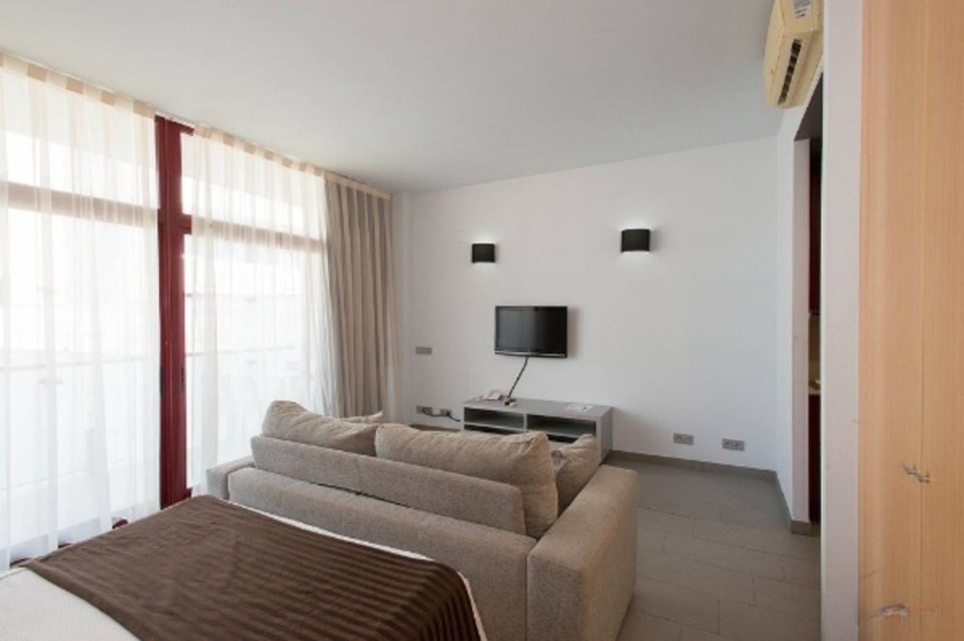 Four-Elements-Suites-Room-23