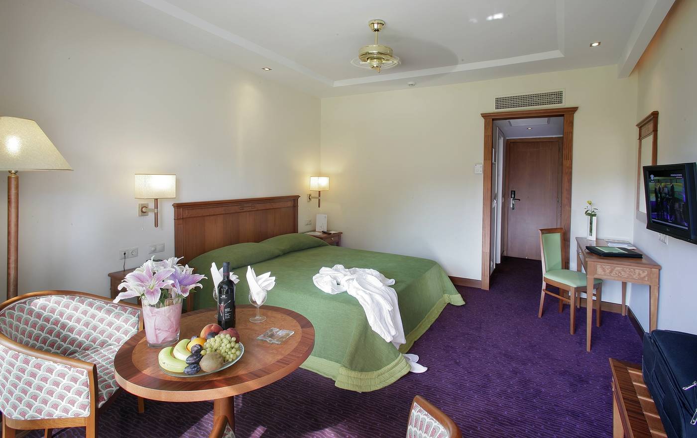 Theophano-Imperial-Palace-Room-36